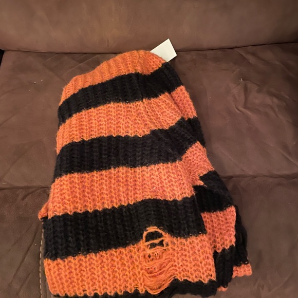 Sweater over sized striped sweater NEW with tags size LG - Picture 5 of 9